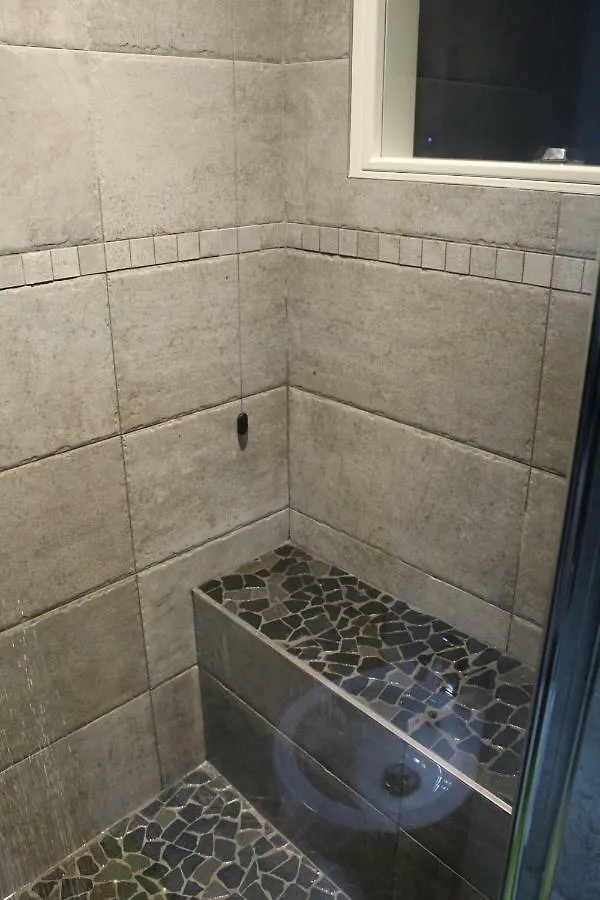 בית הארחה דסנזאנו דל גארדה Villa Martina Luxury Rooms איטליה