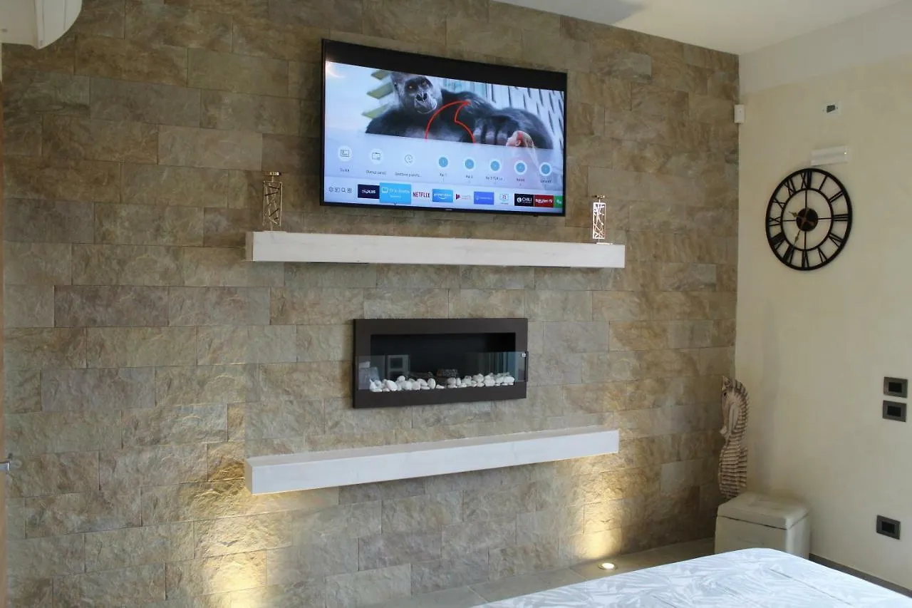 בית הארחה דסנזאנו דל גארדה Villa Martina Luxury Rooms