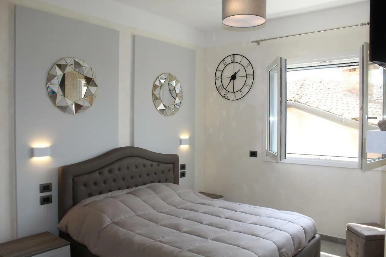 בית הארחה דסנזאנו דל גארדה Villa Martina Luxury Rooms איטליה